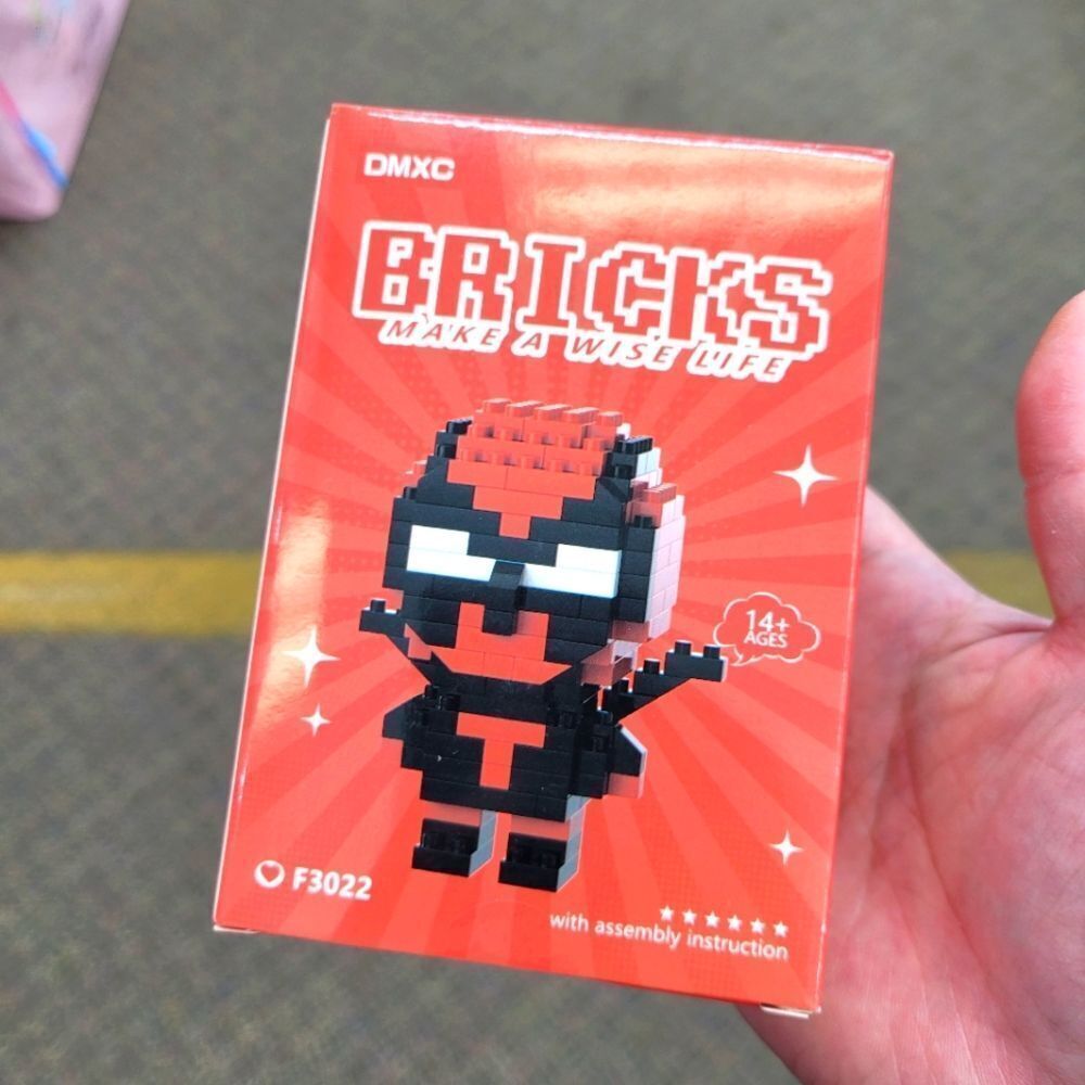 Brand New Deadpool Bricks Lego Figure